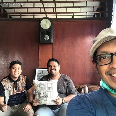 Holding up Rumah Tiang 16.