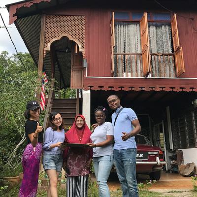 Thumbs up for Rumah Tiang 16.