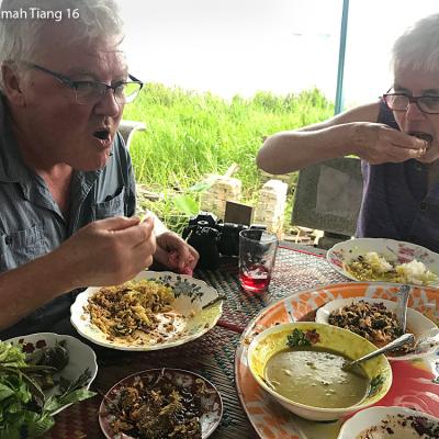 Enjoy a meal using fingers like the locals do.