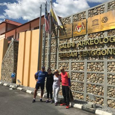 Saying hello to Perak Man.