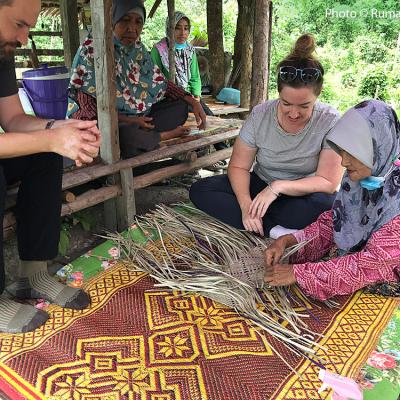 This is how we start weaving.