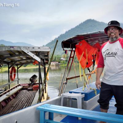 Bohoiiri Mohd Nizar (Buii) all smiles as he invites you to embark on a fascinating boat ride.
